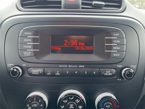 Used 2015 Kia Soul + image 24