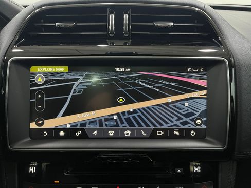 Used 2019 Jaguar F-PACE Prestige image 10