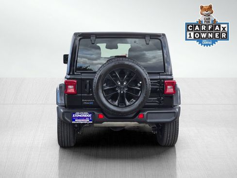 Used 2025 Jeep Wrangler Unlimited Sahara AWD/4WD image 5