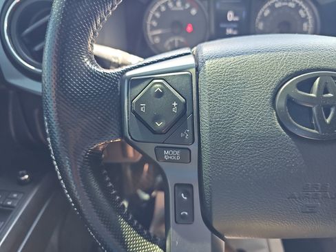 Used 2016 Toyota Tacoma TRD Off-Road w/ Towing Package RWD image 14