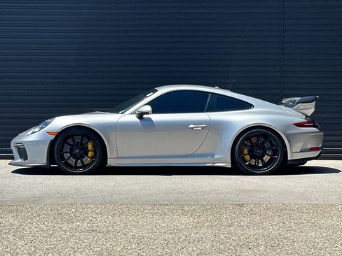 Used 2018 Porsche 911 GT3 RWD image 2
