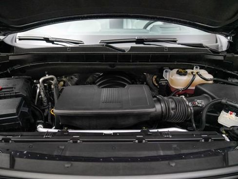 Used 2025 Chevrolet Suburban Premier image 13