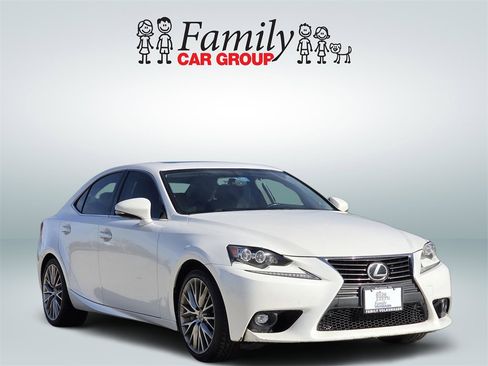 Used 2016 Lexus IS 200t image 2