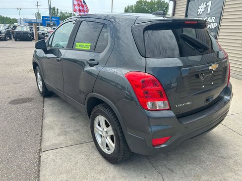 Used 2020 Chevrolet Trax LS w/ Tint and Cruise Package AWD/4WD image 7