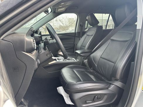 Used 2023 Ford Explorer Limited w/ Equipment Group 301A image 6
