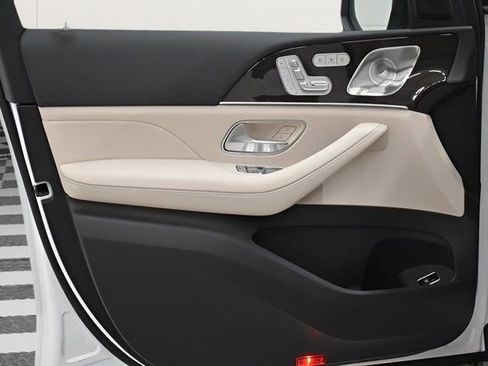 New 2026 Mercedes-Benz GLS 450 4MATIC image 22