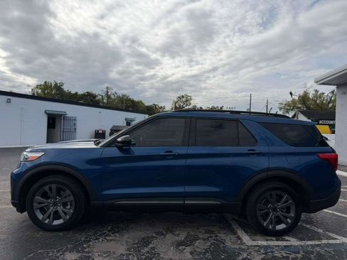 Used 2022 Ford Explorer XLT w/ Equipment Group 202A image 6