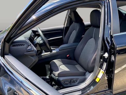 Used 2023 Toyota Camry LE FWD image 8