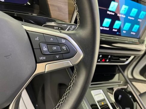 Used 2025 Volkswagen Atlas SE FWD image 23