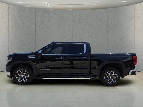 Used 2024 GMC Sierra 1500 SLT w/ SLT Premium Plus Package AWD/4WD image 9