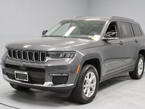 Used 2023 Jeep Grand Cherokee L Limited w/ Trailer Tow Group (B) AWD/4WD image 9