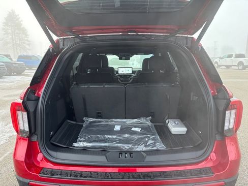 New 2026 Ford Explorer ST-Line w/ ST-Line Street Pack image 17