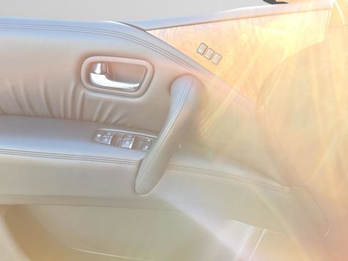 Used 2024 Nissan Armada SL w/ Captain's Chairs Package image 33