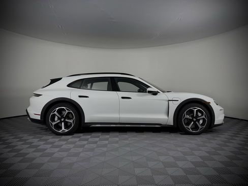 New 2025 Porsche Taycan 4S image 11