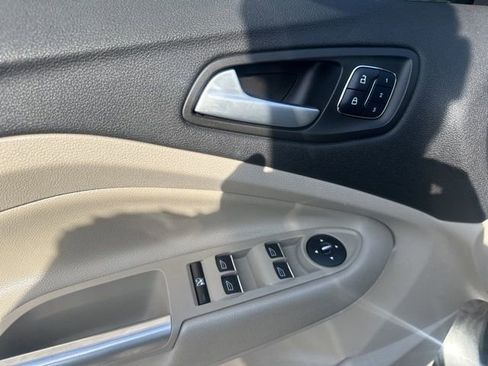 Used 2016 Ford Escape Titanium image 14