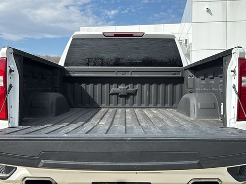 Certified 2022 Chevrolet Silverado 1500 RST AWD/4WD image 29