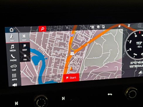 Used 2024 Porsche Macan GTS image 18