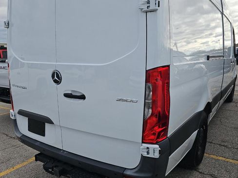 Used 2023 Mercedes-Benz Sprinter 2500 image 9