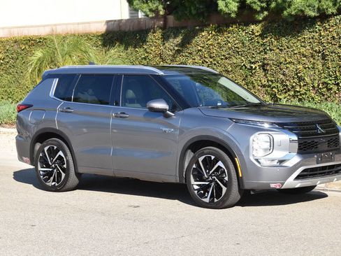 Used 2023 Mitsubishi Outlander SEL image 30