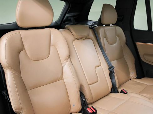 Certified 2023 Volvo XC90 B6 Ultimate w/ Protection Package Premier AWD/4WD image 20