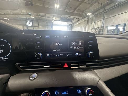 Used 2022 Hyundai Elantra SEL w/ Convenience + Premium Package FWD image 24