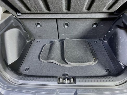 Used 2023 Hyundai Venue SEL image 24