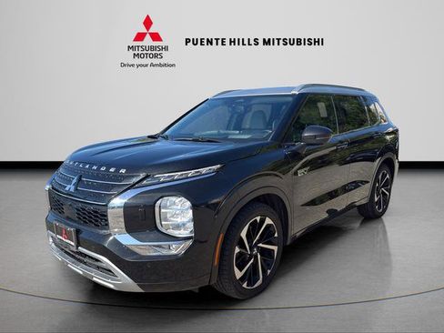 Used 2024 Mitsubishi Outlander 4WD Plug-In Hybrid image 1