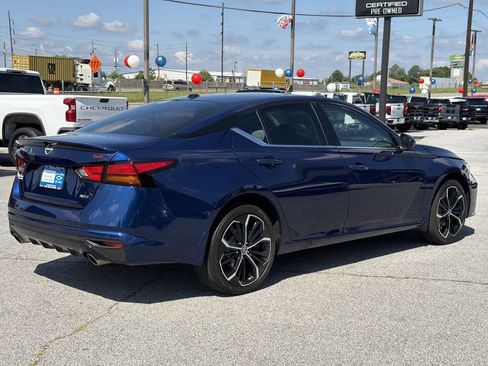 Used 2024 Nissan Altima 2.5 SR AWD/4WD image 24