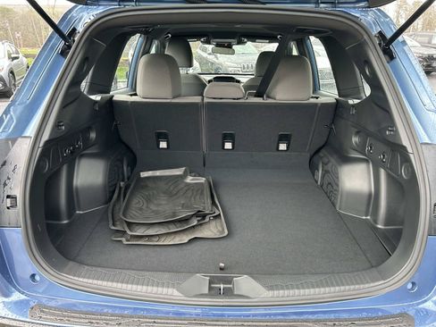 Used 2025 Subaru Forester AWD/4WD image 14
