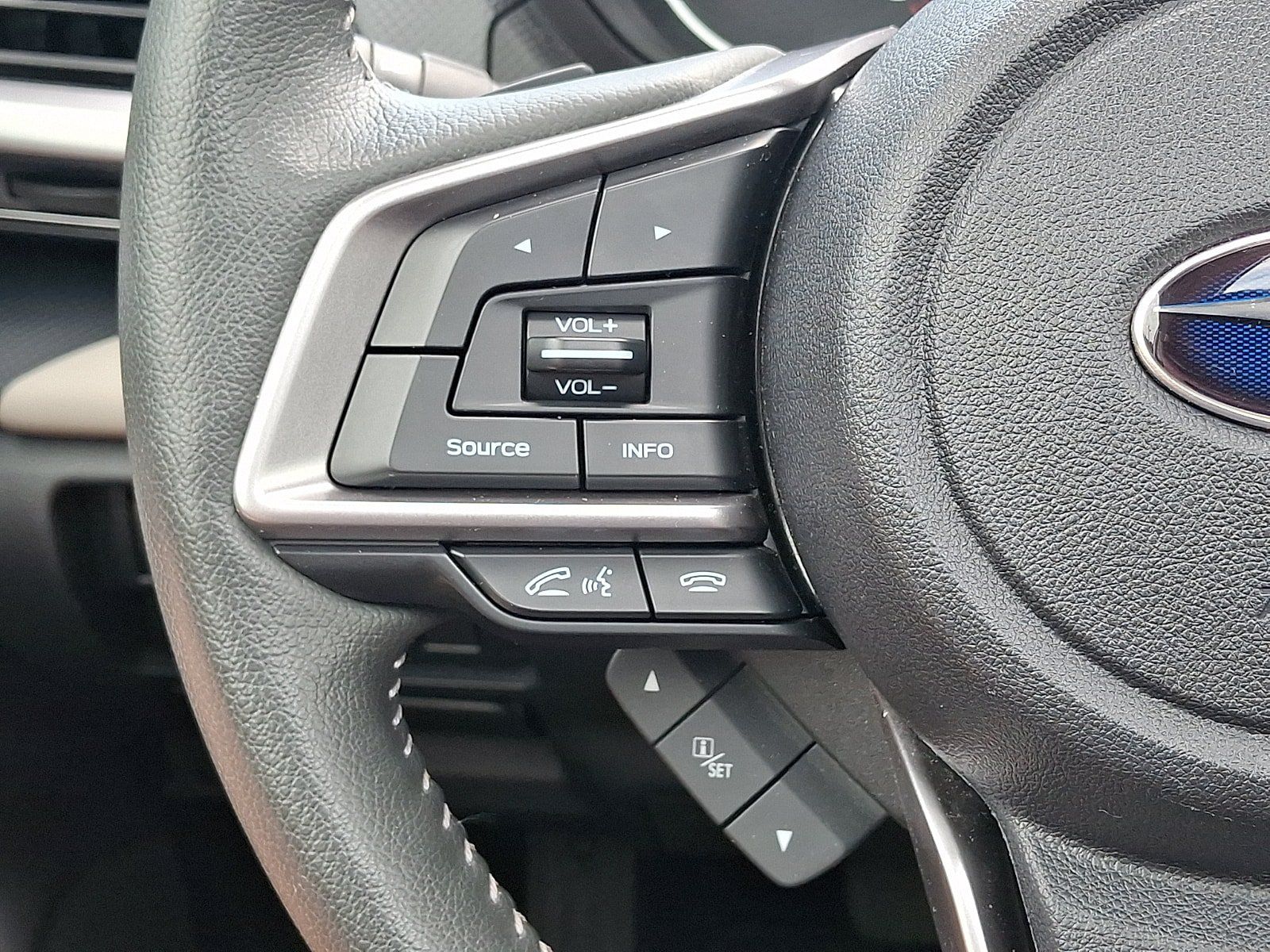 Used 2022 Subaru Forester Limited AWD/4WD image 22