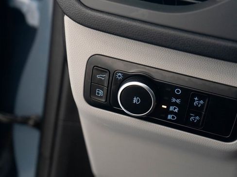 Used 2023 Ford Escape SE image 20