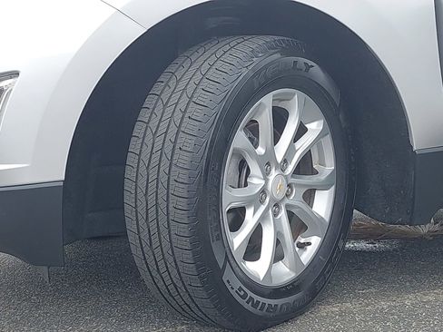 Used 2019 Chevrolet Equinox LS w/ LS Convenience Package FWD image 31