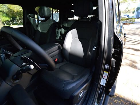 Used 2025 Land Rover Defender 130 V8 AWD/4WD image 54
