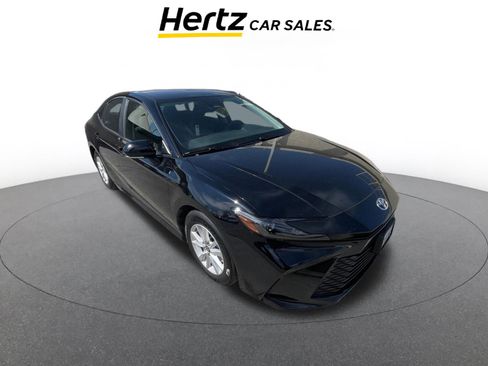 Used 2025 Toyota Camry LE image 1