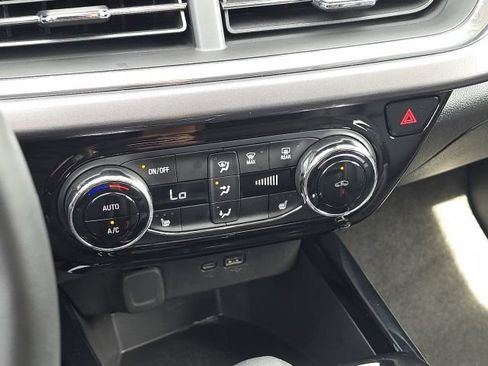 Used 2024 Chevrolet Trax ACTIV FWD image 29