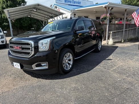 Used 2016 GMC Yukon XL SLT w/ Open Road Package AWD/4WD image 2