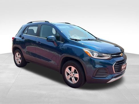 Used 2020 Chevrolet Trax LT AWD/4WD image 1