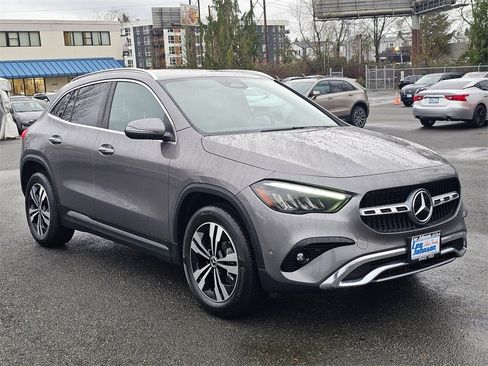 Used 2025 Mercedes-Benz GLA 250 4MATIC image 3