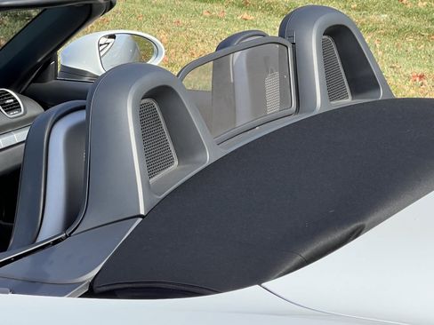 Used 2017 Porsche 718 Boxster S image 13