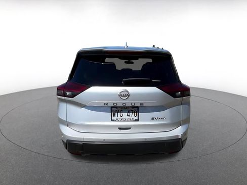 Used 2024 Nissan Rogue SV image 12