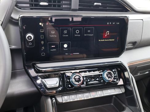 New 2026 GMC Sierra 2500 AT4 w/ AT4 Premium Plus Package AWD/4WD image 18