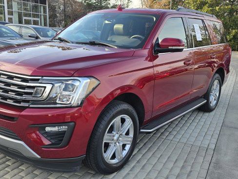 Used 2019 Ford Expedition XLT w/ Equipment Group 202A image 9