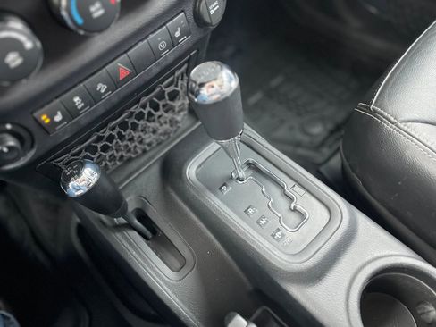 Used 2016 Jeep Wrangler Unlimited Sport image 23