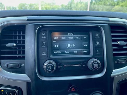 Used 2017 RAM 1500 Classic SLT AWD/4WD image 14