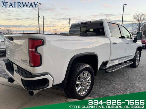 Used 2024 Chevrolet Silverado 2500 High Country w/ High Country Premium Package AWD/4WD image 6