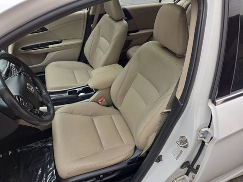 Used 2016 Honda Accord Touring image 14