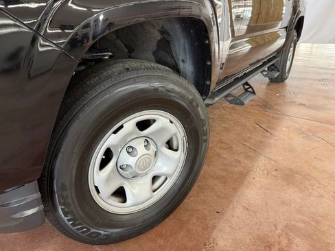 Used 2023 Toyota Tacoma SR AWD/4WD image 18