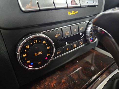 Used 2013 Mercedes-Benz C 300 Sport image 18