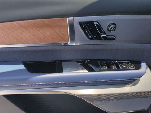 Certified 2026 Cadillac Vistiq Premium Luxury AWD/4WD image 25