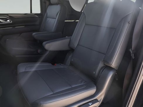 Used 2024 Chevrolet Suburban Z71 w/ Z71 Off-Road Package AWD/4WD image 24